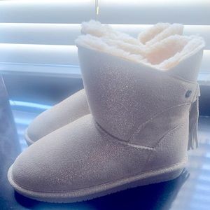 BearPaw Boots Gold Glitter Size 4 Big Girls